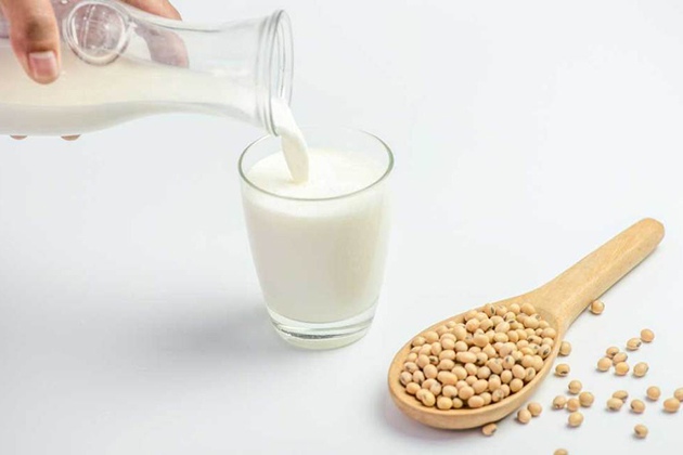 Cách làm sữa đậu nành tăng vòng 1
