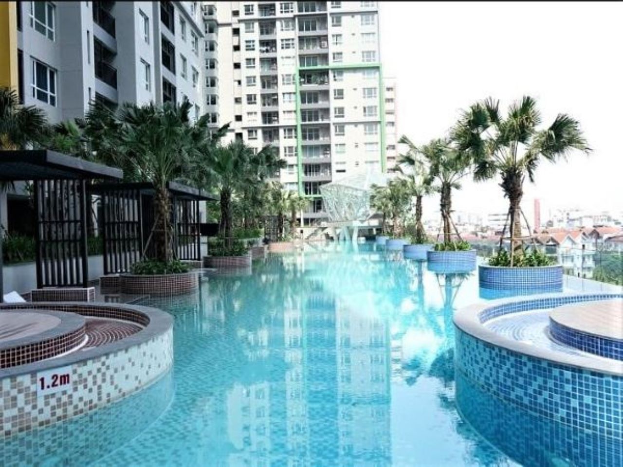 Bể bơi Infinity Season Avenue – Cổ Nhựa