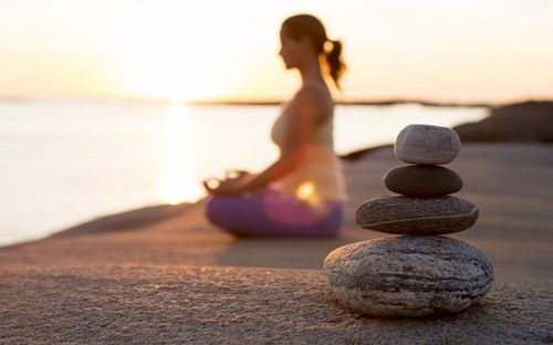 Nghỉ ngơi và chờ phục hồi khi có dấu hiệu bị đau cơ bụng dưới