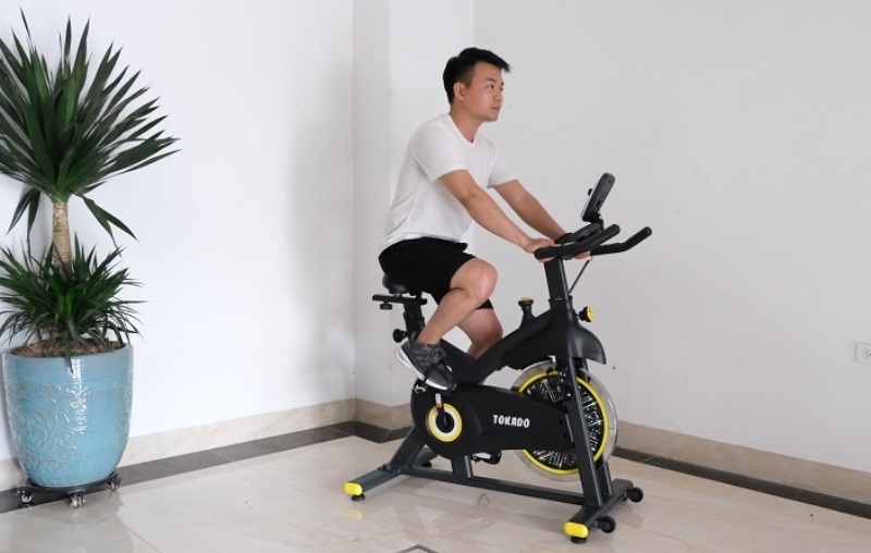 Mua xe đạp thể dục tại nhà giúp người tập chủ động trong thời gian tập