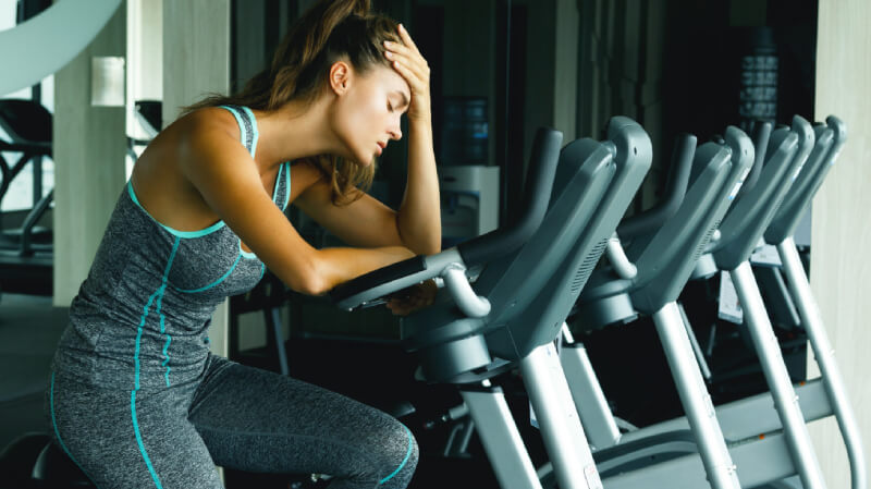 Phụ nữ không nên tập quá sức khi tập Gym