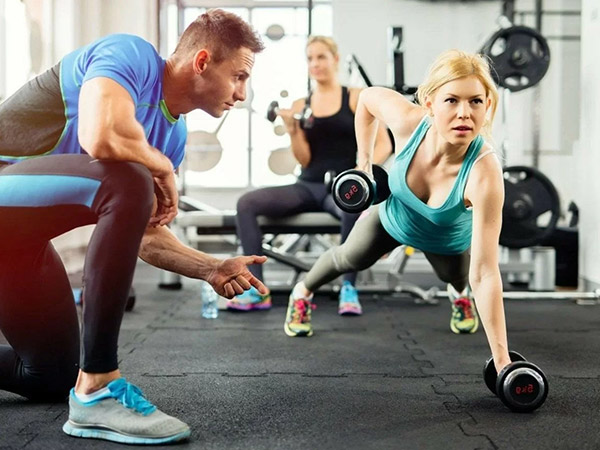 Muốn cơ bắp săn chắc nên tập gym