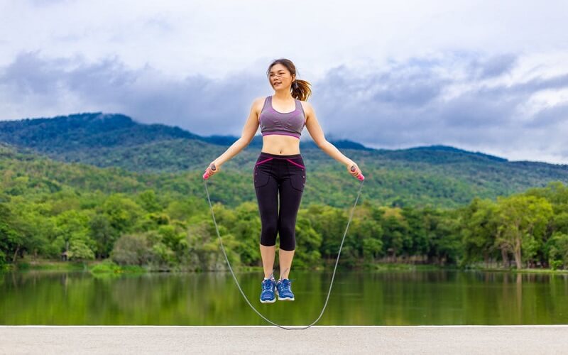 Nhảy dây 100 cái tiêu hao khoảng 14 calo