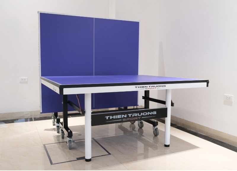 Nên mua những mẫu bàn bóng bàn có thể gấp gọn tránh tốn nhiều diện tích khi không sử dụng tới