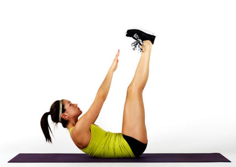 Vertical Leg Crunch – Bài tập nâng chân dọc